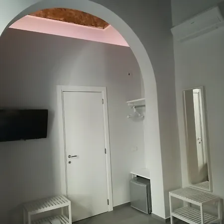 L'arco E Il Vico 4*