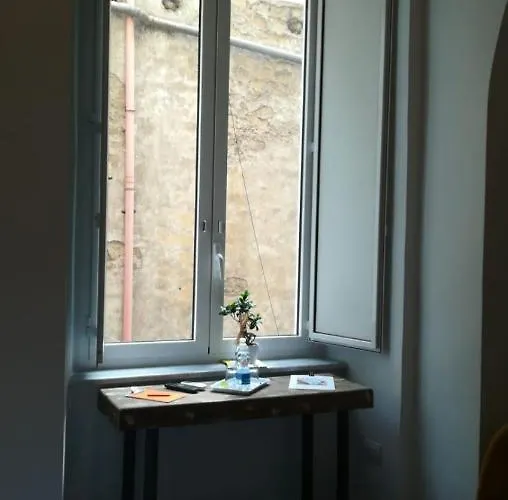 L'arco E Il Vico Неаполь