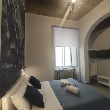 L'arco E Il Vico 4* Неаполь