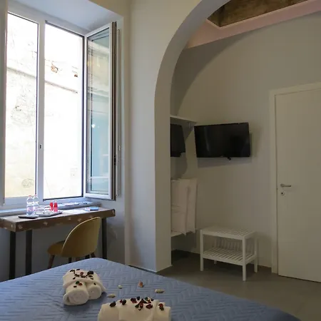 L'arco E Il Vico 4*